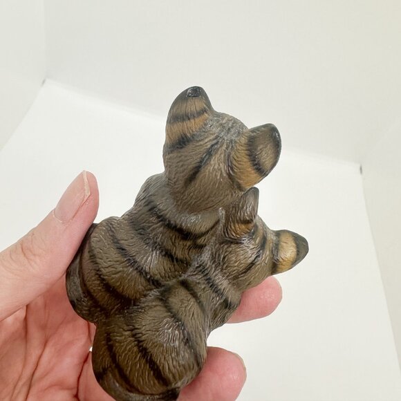 Vtg 1983 Harvey Knox Kingdom Porcelain Tabby Cat Cats Kitten Basket Rescue *FLAW - Picture 9 of 9